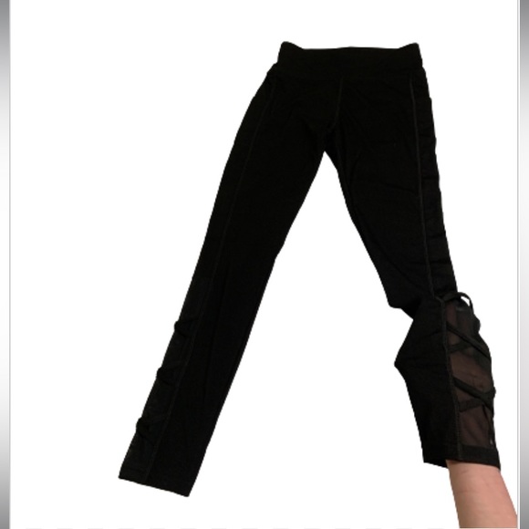 Detailed mesh strappy leggings - Picture 3 of 5